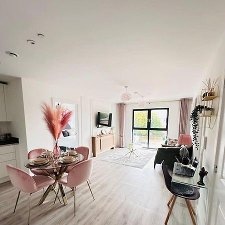 Central Derby Urban 2 Bedroom Flat - An Oasis Of Elegance! Free Parking And Wifi Suitable For Families And Professionals Zewnętrze zdjęcie