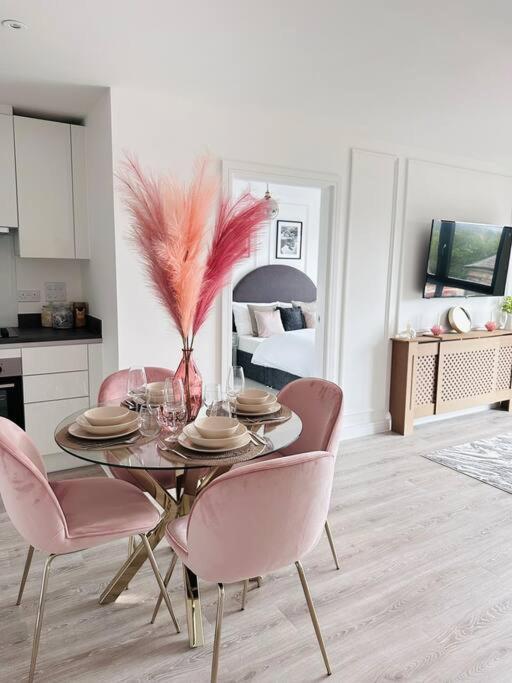Central Derby Urban 2 Bedroom Flat - An Oasis Of Elegance! Free Parking And Wifi Suitable For Families And Professionals Zewnętrze zdjęcie